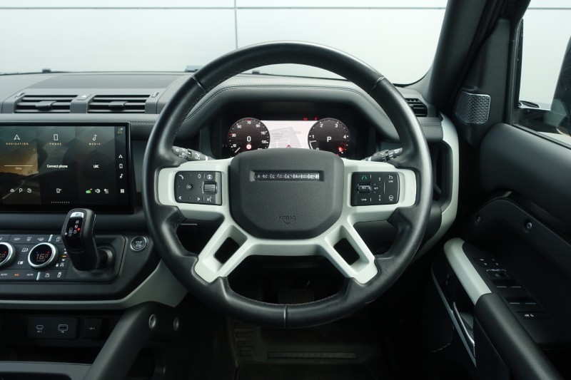 2023 (73) LAND ROVER DEFENDER 3.0 D250 HSE 110 5dr Auto 5702708