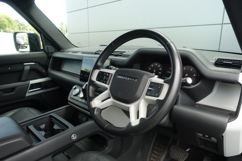 2023 (73) LAND ROVER DEFENDER 3.0 D250 HSE 110 5dr Auto 5702742
