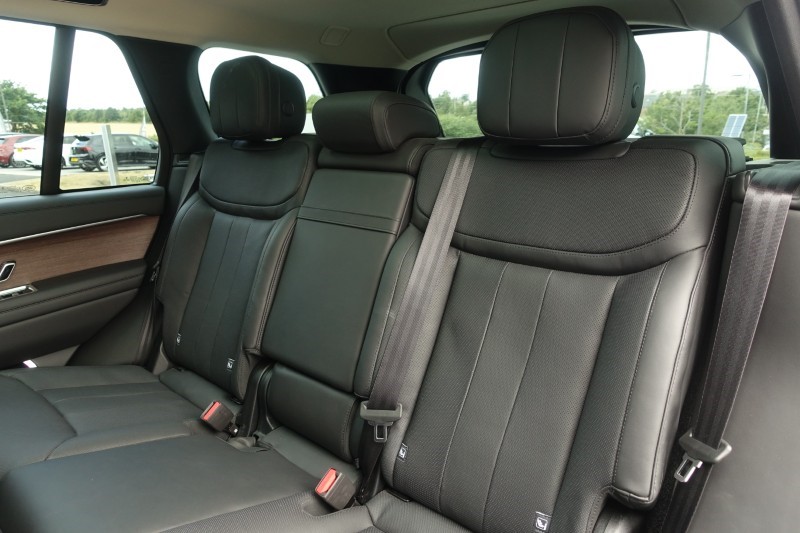 2023 (23) LAND ROVER RANGE ROVER 3.0 D300 SE 4dr Auto 5652155