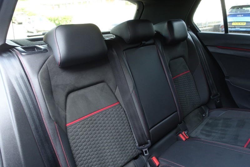 2021 (21) VOLKSWAGEN GOLF 2.0 TSI 300 GTI Clubsport 5dr DSG 5634769