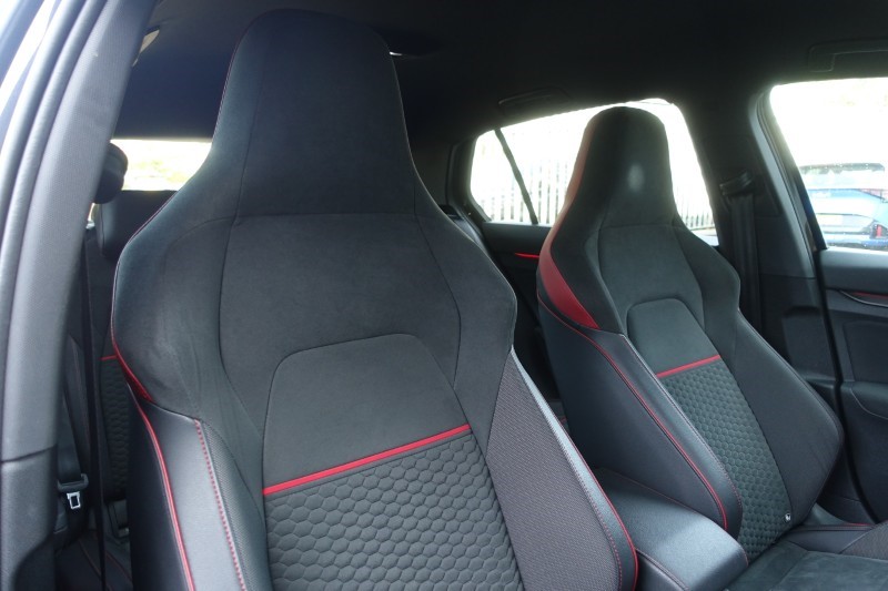 2021 (21) VOLKSWAGEN GOLF 2.0 TSI 300 GTI Clubsport 5dr DSG 5634763