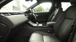 2025 (25) LAND ROVER RANGE ROVER VELAR 2.0 D200 MHEV Dynamic SE 5dr Auto 5704308