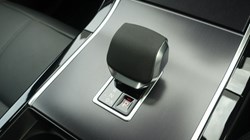 2025 (25) LAND ROVER RANGE ROVER VELAR 2.0 D200 MHEV Dynamic SE 5dr Auto 5704318