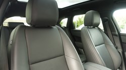 2025 (25) LAND ROVER RANGE ROVER VELAR 2.0 D200 MHEV Dynamic SE 5dr Auto 5704349