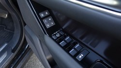 2025 (75) LAND ROVER RANGE ROVER VELAR 2.0 D200 MHEV Dynamic SE 5dr Auto 5648467