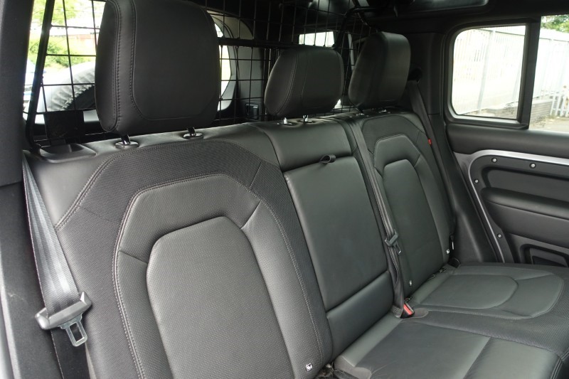 2022 (22) LAND ROVER DEFENDER 3.0 D250 X-Dynamic HSE 110 5dr Auto 5698130