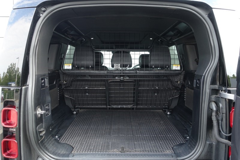 2022 (22) LAND ROVER DEFENDER 3.0 D250 X-Dynamic HSE 110 5dr Auto 5698077