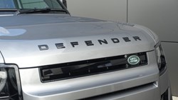 2022 (22) LAND ROVER DEFENDER 3.0 D250 X-Dynamic HSE 110 5dr Auto 5698088
