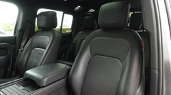 2022 (22) LAND ROVER DEFENDER 3.0 D250 X-Dynamic HSE 110 5dr Auto 5698138