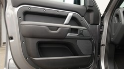 2022 (22) LAND ROVER DEFENDER 3.0 D250 X-Dynamic HSE 110 5dr Auto 5698134