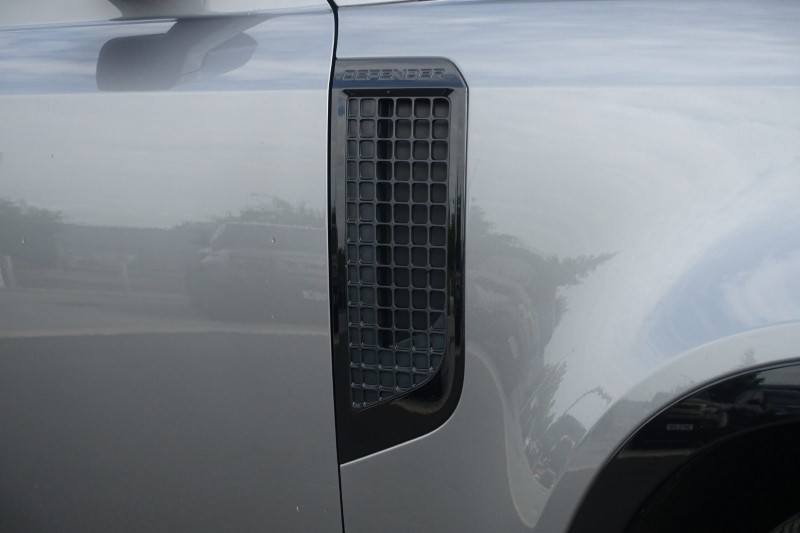 2022 (22) LAND ROVER DEFENDER 3.0 D250 X-Dynamic HSE 110 5dr Auto 5698087