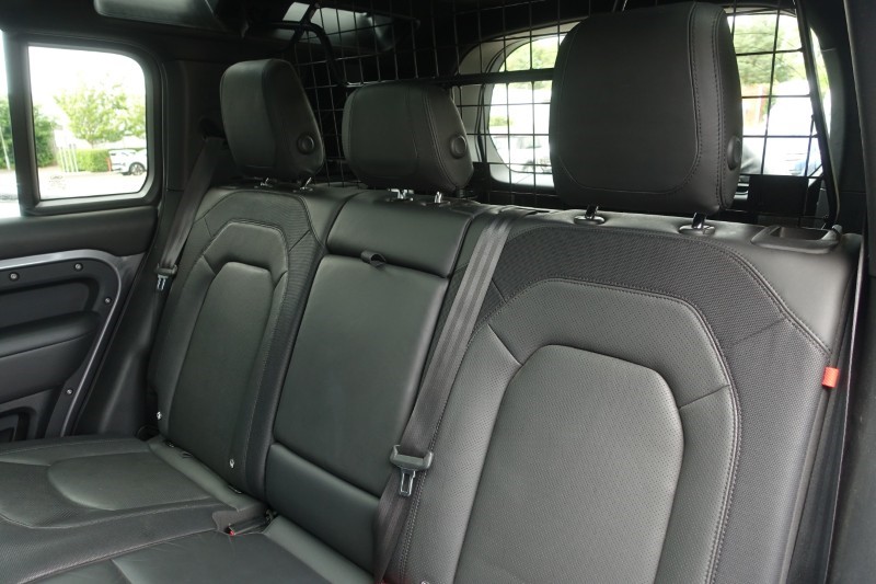 2022 (22) LAND ROVER DEFENDER 3.0 D250 X-Dynamic HSE 110 5dr Auto 5698133
