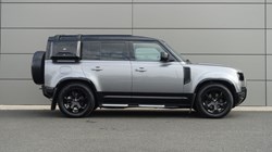 2022 (22) LAND ROVER DEFENDER 3.0 D250 X-Dynamic HSE 110 5dr Auto 5698072