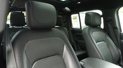 2022 (22) LAND ROVER DEFENDER 3.0 D250 X-Dynamic HSE 110 5dr Auto 5698121