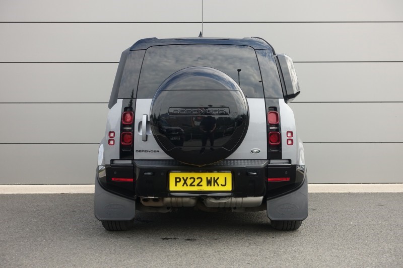 2022 (22) LAND ROVER DEFENDER 3.0 D250 X-Dynamic HSE 110 5dr Auto 5698073