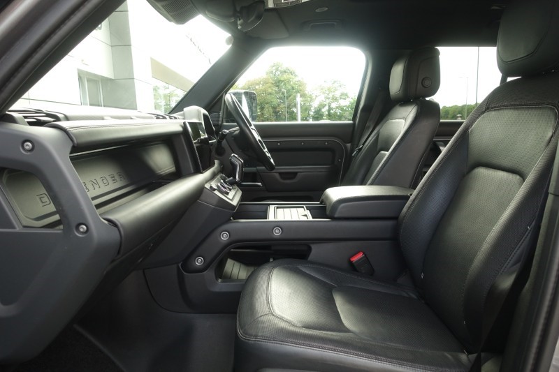 2022 (22) LAND ROVER DEFENDER 3.0 D250 X-Dynamic HSE 110 5dr Auto 5698070