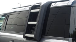 2022 (22) LAND ROVER DEFENDER 3.0 D250 X-Dynamic HSE 110 5dr Auto 5698100