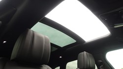 2025 (25) LAND ROVER RANGE ROVER VELAR 2.0 D200 MHEV Dynamic HSE 5dr Auto 5689422