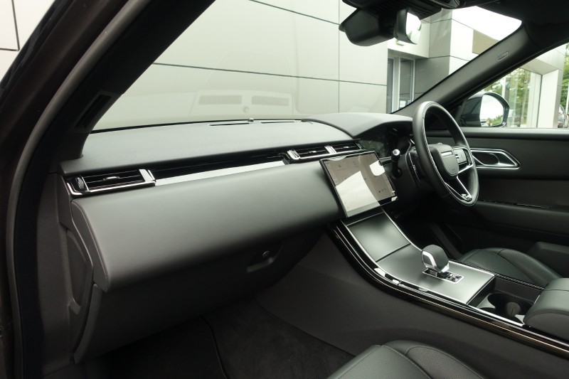2025 (25) LAND ROVER RANGE ROVER VELAR 2.0 D200 MHEV Dynamic HSE 5dr Auto 5689437