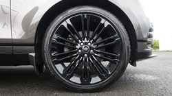 2025 (25) LAND ROVER RANGE ROVER VELAR 2.0 D200 MHEV Dynamic HSE 5dr Auto 5689379