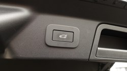 2025 (25) LAND ROVER RANGE ROVER VELAR 2.0 D200 MHEV Dynamic HSE 5dr Auto 5689406