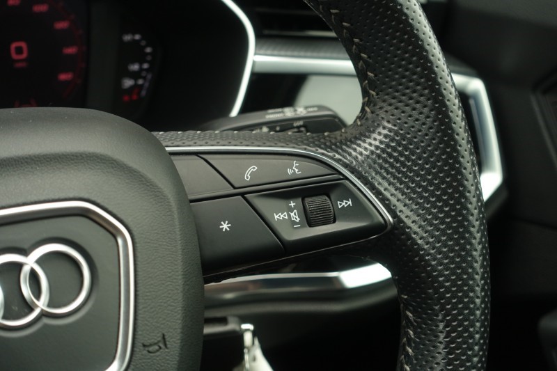 2021 (70) AUDI Q3 40 TDI Quattro S Line 5dr S Tronic 5699066