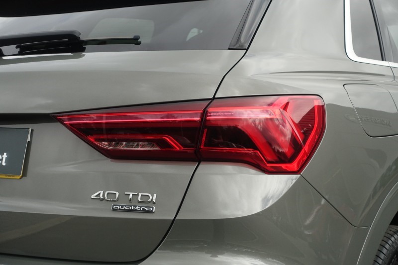 2021 (70) AUDI Q3 40 TDI Quattro S Line 5dr S Tronic 5699097