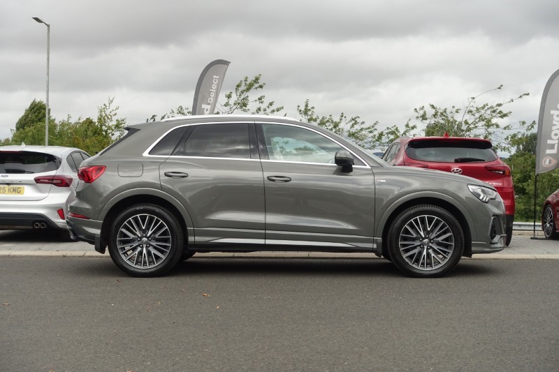 2021 (70) AUDI Q3 40 TDI Quattro S Line 5dr S Tronic 5699052