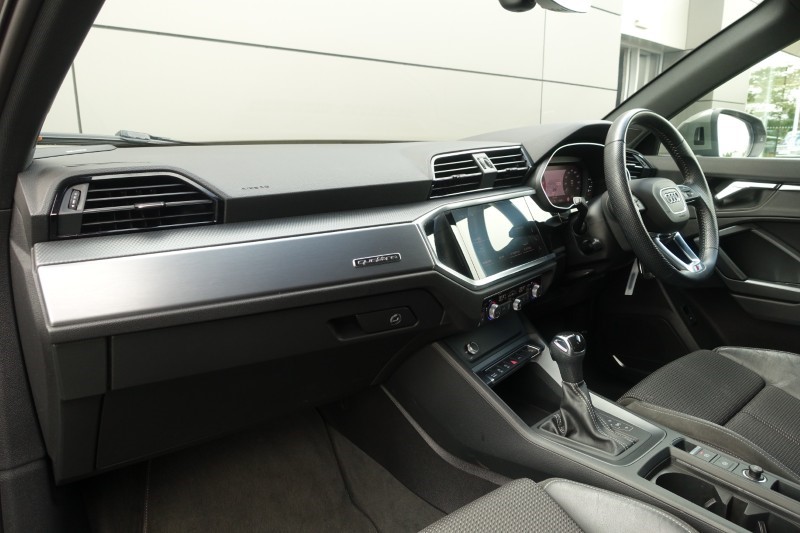 2021 (70) AUDI Q3 40 TDI Quattro S Line 5dr S Tronic 5699090