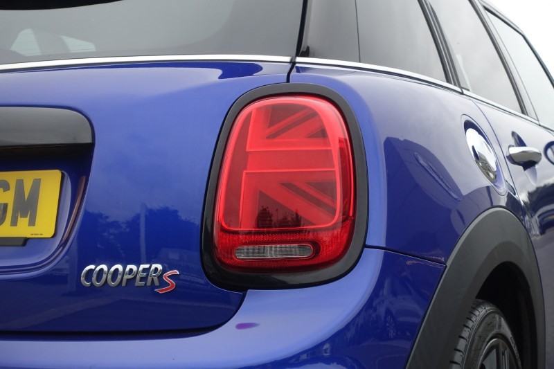 2019 (69) MINI HATCHBACK 2.0 Cooper S Sport II 5dr Auto 5722217