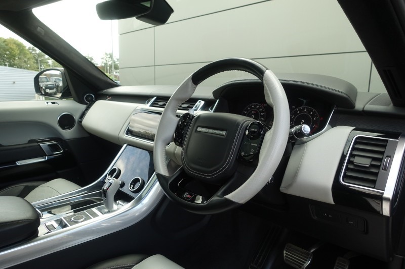 2020 (70) LAND ROVER RANGE ROVER SPORT 5.0 V8 S/C 575 SVR 5dr Auto 5698502