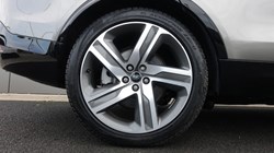 2023 (23) LAND ROVER DISCOVERY 3.0 D300 R-Dynamic HSE 5dr Auto 5896213