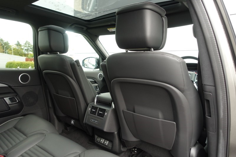 2023 (23) LAND ROVER DISCOVERY 3.0 D300 R-Dynamic HSE 5dr Auto 5896242