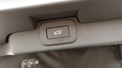 2023 (23) LAND ROVER DISCOVERY 3.0 D300 R-Dynamic HSE 5dr Auto 5896220