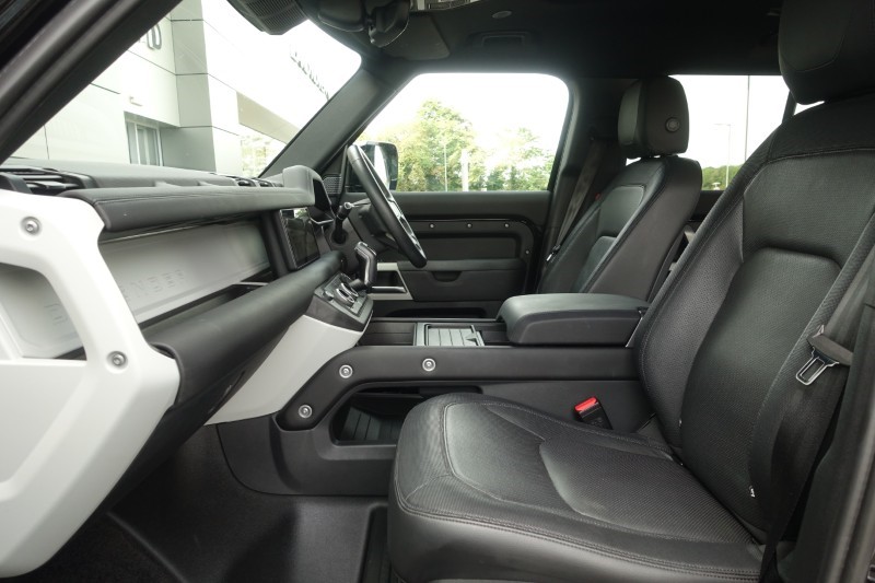 2023 (73) LAND ROVER DEFENDER 3.0 D250 X-Dynamic SE 110 5dr Auto 5713468