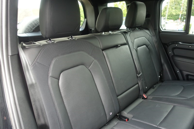 2023 (73) LAND ROVER DEFENDER 3.0 D250 X-Dynamic SE 110 5dr Auto 5713515