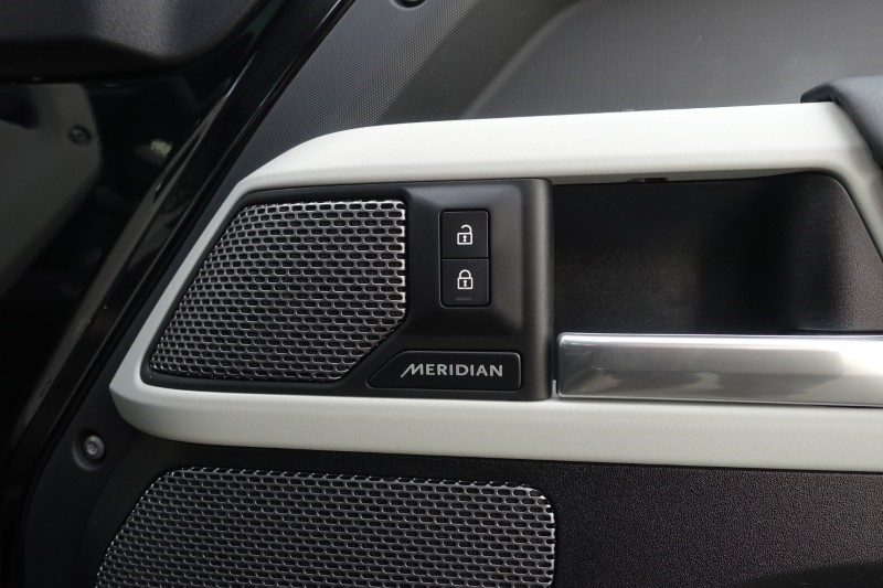 2023 (73) LAND ROVER DEFENDER 3.0 D250 X-Dynamic SE 110 5dr Auto 5713511