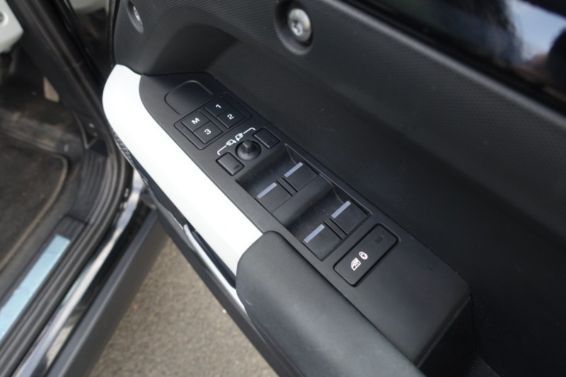 2023 (73) LAND ROVER DEFENDER 3.0 D250 X-Dynamic SE 110 5dr Auto 5713512