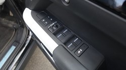 2023 (73) LAND ROVER DEFENDER 3.0 D250 X-Dynamic SE 110 5dr Auto 5713512
