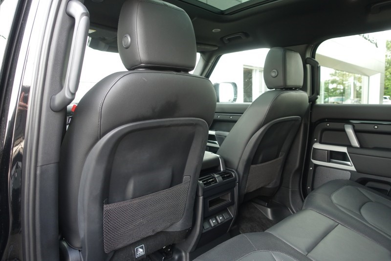 2023 (73) LAND ROVER DEFENDER 3.0 D250 X-Dynamic SE 110 5dr Auto 5713518