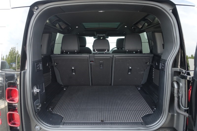 2023 (73) LAND ROVER DEFENDER 3.0 D250 X-Dynamic SE 110 5dr Auto 5713475