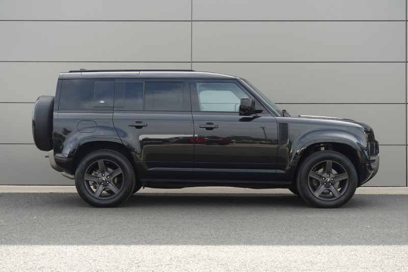 2023 (73) LAND ROVER DEFENDER 3.0 D250 X-Dynamic SE 110 5dr Auto 5713470