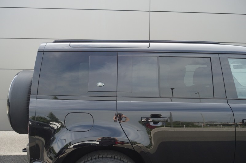 2023 (73) LAND ROVER DEFENDER 3.0 D250 X-Dynamic SE 110 5dr Auto 5713487