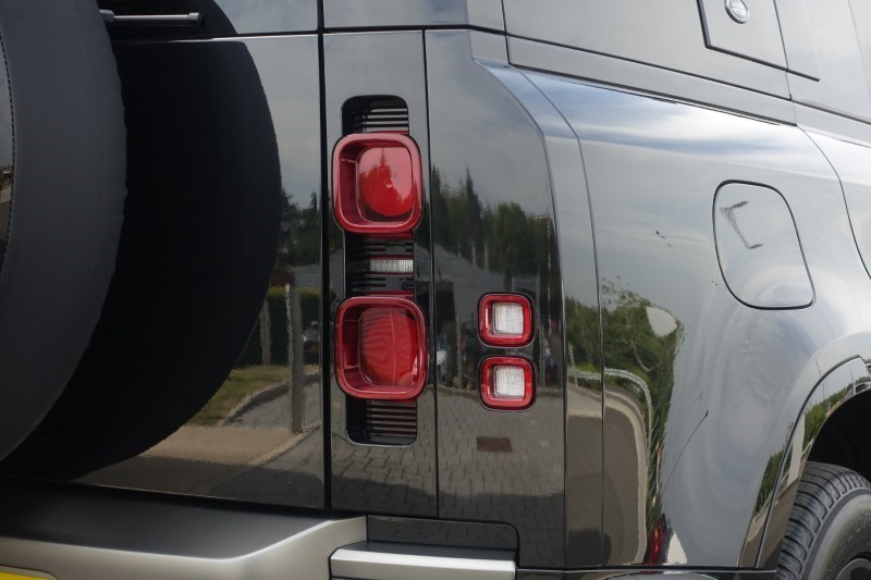 2023 (73) LAND ROVER DEFENDER 3.0 D250 X-Dynamic SE 110 5dr Auto 5713489