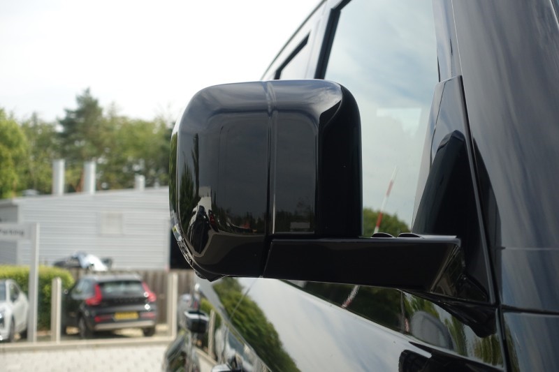 2023 (73) LAND ROVER DEFENDER 3.0 D250 X-Dynamic SE 110 5dr Auto 5713485