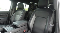 2023 (73) LAND ROVER DEFENDER 3.0 D250 X-Dynamic SE 110 5dr Auto 5713523