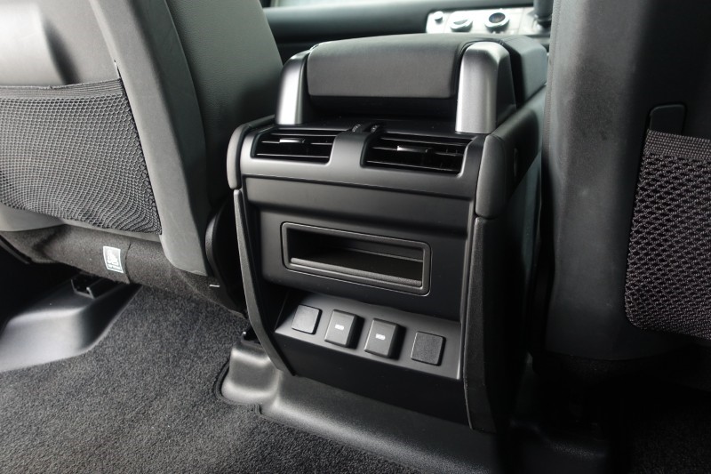 2023 (73) LAND ROVER DEFENDER 3.0 D250 X-Dynamic SE 110 5dr Auto 5713483