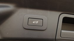 2023 (23) LAND ROVER RANGE ROVER VELAR 2.0 D200 Edition 5dr Auto 5754240