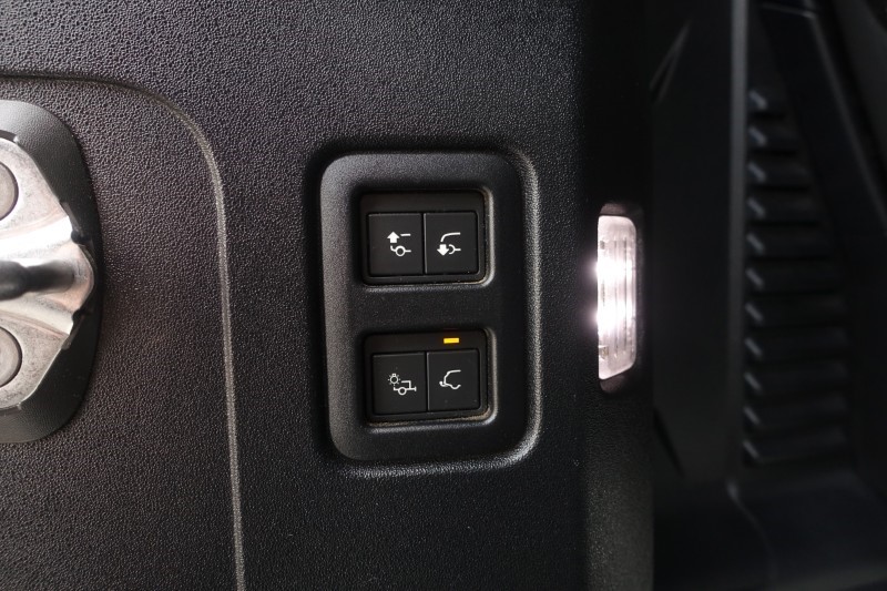 2023 (73) LAND ROVER DEFENDER 3.0 D300 75th Limited Edition 90 3dr Auto 5729339