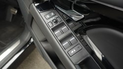 2024 (24) LAND ROVER RANGE ROVER EVOQUE 1.5 P300e Dynamic HSE 5dr Auto 5838625
